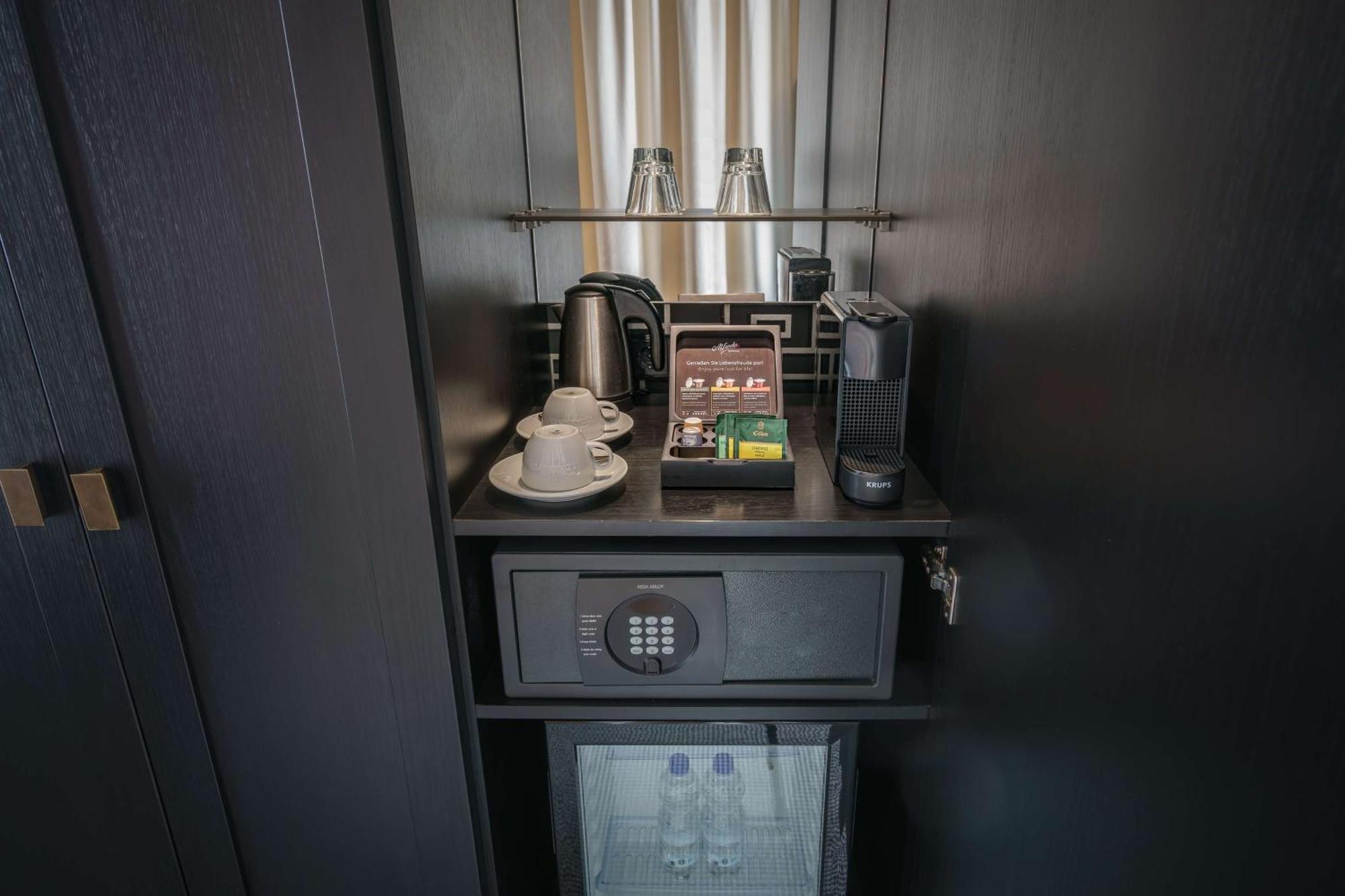 Doubletree By Hilton Amsterdam - Ndsm Wharf Hotell Exteriör bild