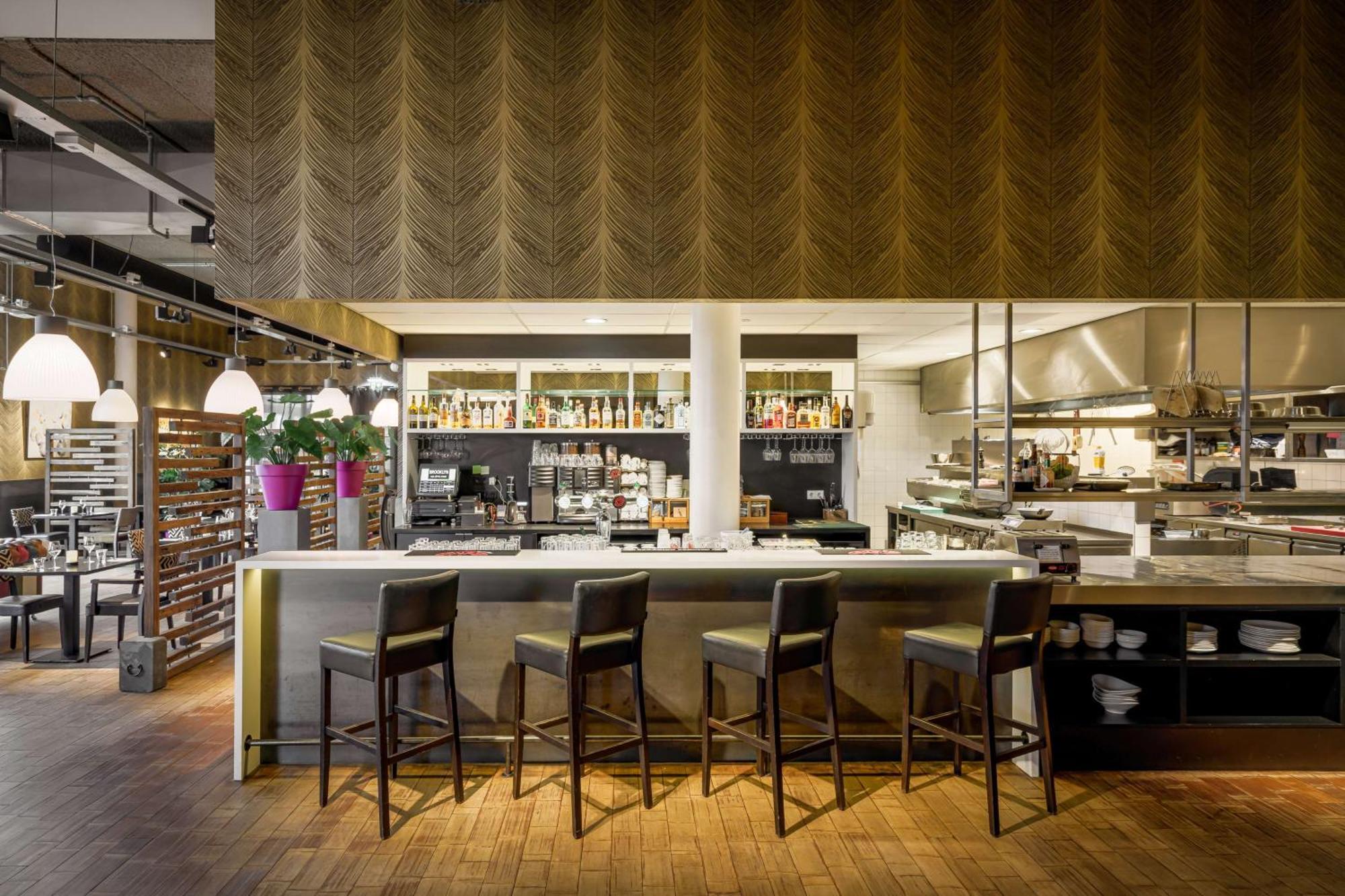 Doubletree By Hilton Amsterdam - Ndsm Wharf Hotell Exteriör bild