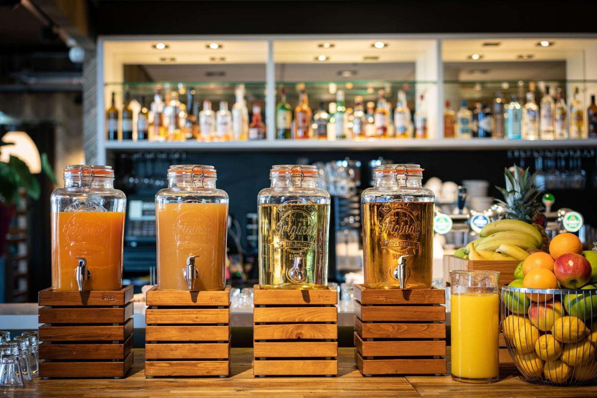 Doubletree By Hilton Amsterdam - Ndsm Wharf Hotell Exteriör bild