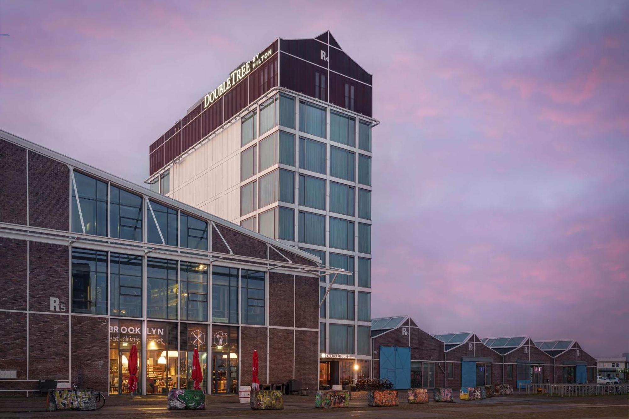 Doubletree By Hilton Amsterdam - Ndsm Wharf Hotell Exteriör bild
